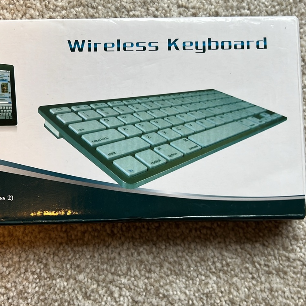Wireless Keyboard - Picture 3 of 8